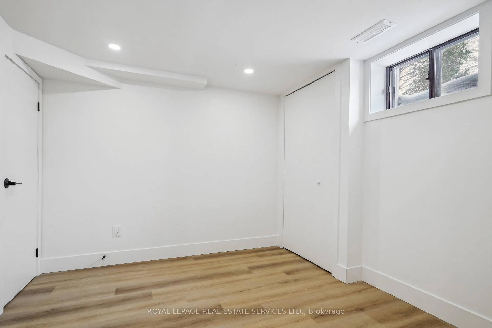 Photo 11 of Unit Suite A, 1 Yorkview Drive, Etobicoke, Stonegate-Queensway — HOMEH