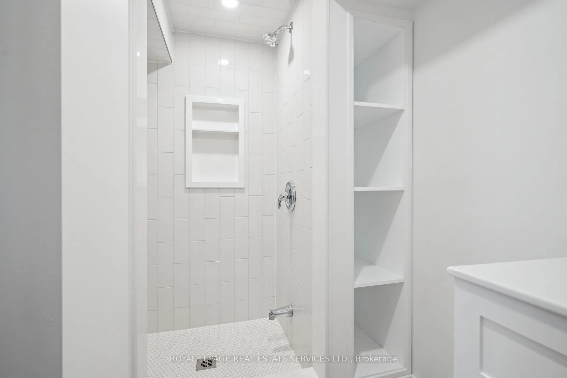 Photo 14 of Unit Suite A, 1 Yorkview Drive, Etobicoke, Stonegate-Queensway — HOMEH