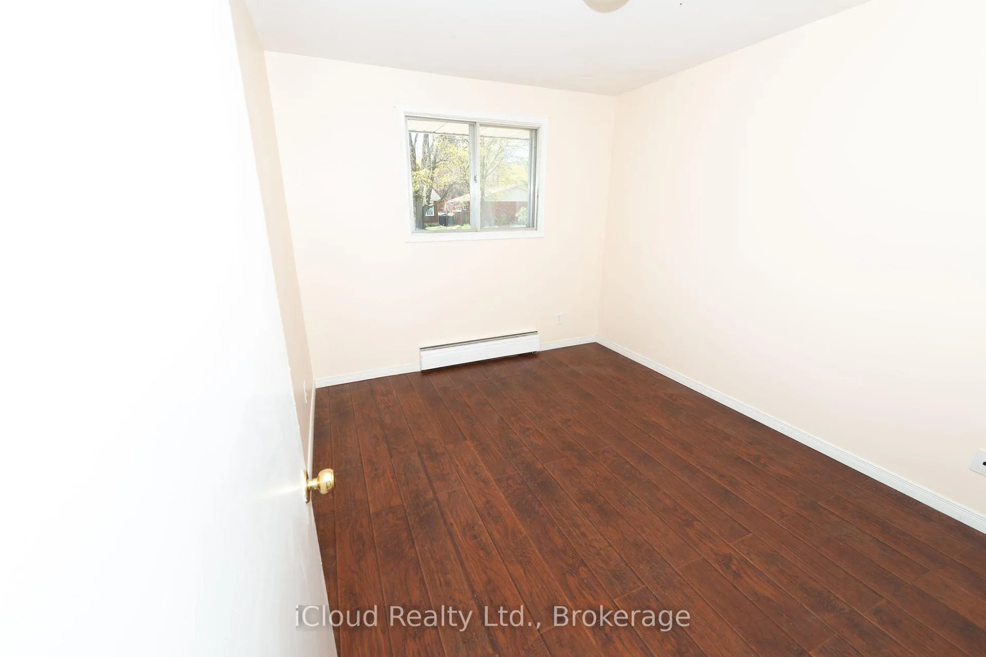 Photo 7 of 536 Glen Forrest Boulevard, Waterloo, Lakeshore Village — HOMEH