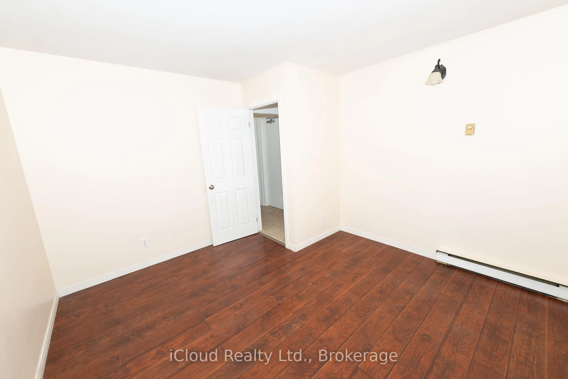 Photo 9 of 536 Glen Forrest Boulevard, Waterloo, Lakeshore Village — HOMEH