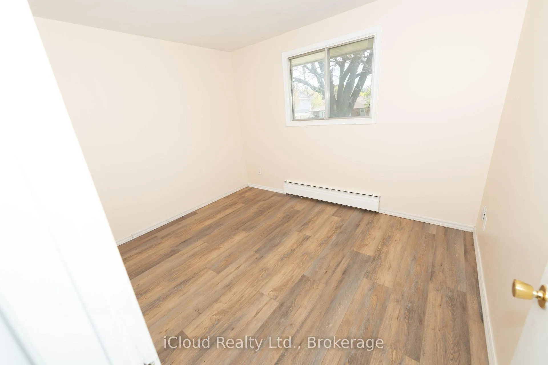 Photo 10 of 536 Glen Forrest Boulevard, Waterloo, Lakeshore Village — HOMEH