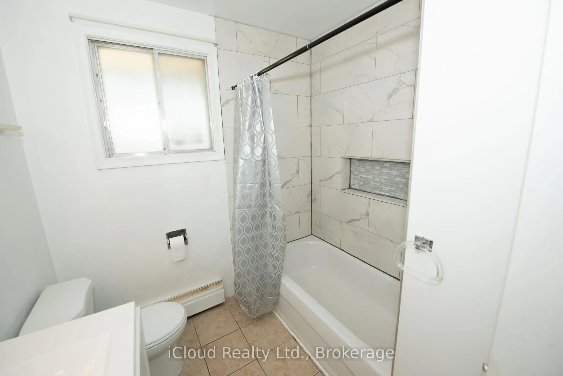 Photo 12 of 536 Glen Forrest Boulevard, Waterloo, Lakeshore Village — HOMEH