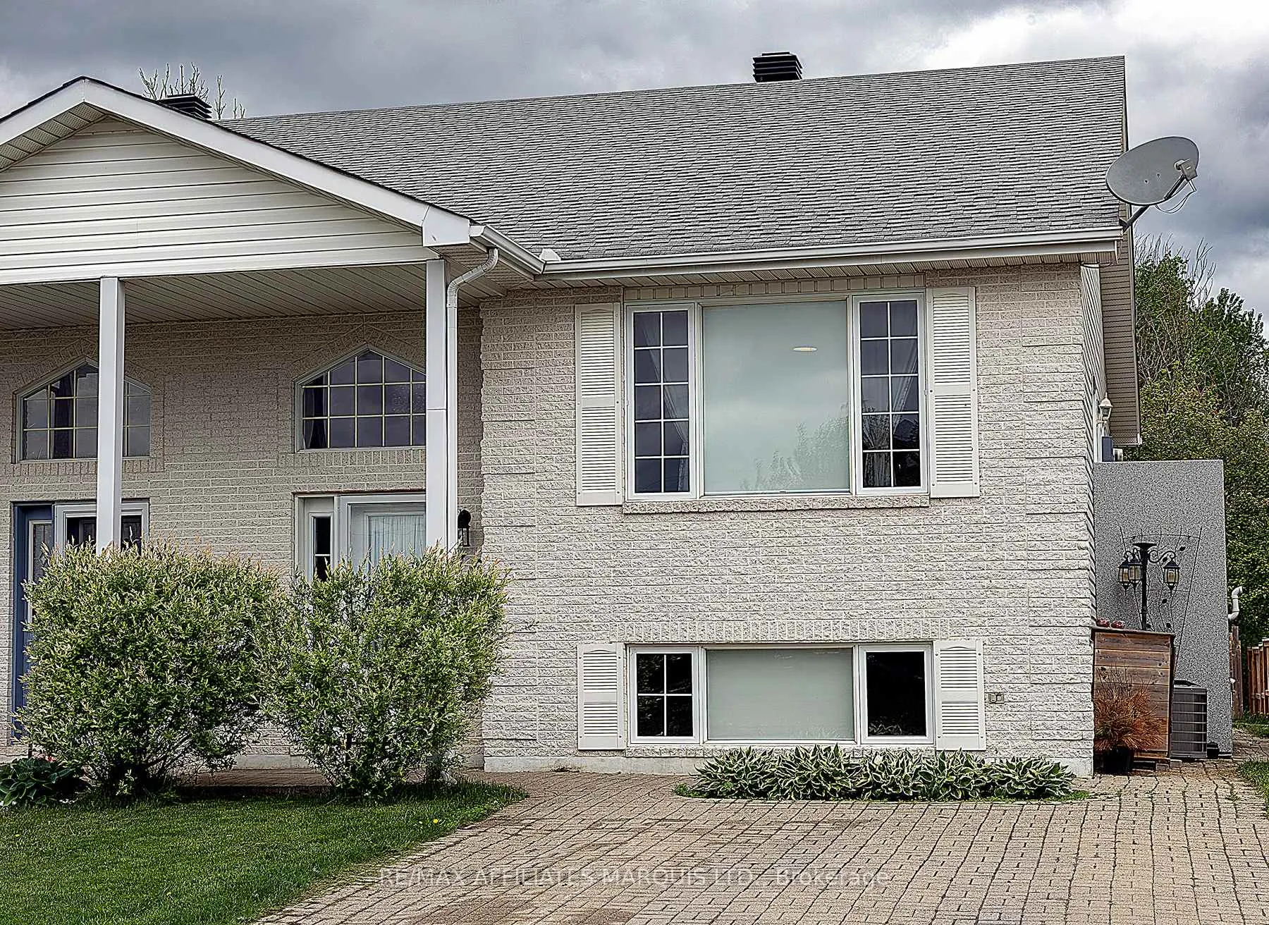 Photo 2 of 76 Rowan Drive, South Dundas, Morrisburg — HOMEH
