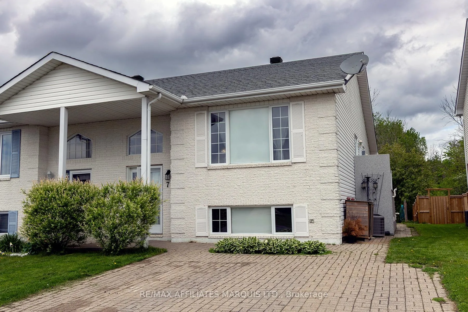 Photo 3 of 76 Rowan Drive, South Dundas, Morrisburg — HOMEH