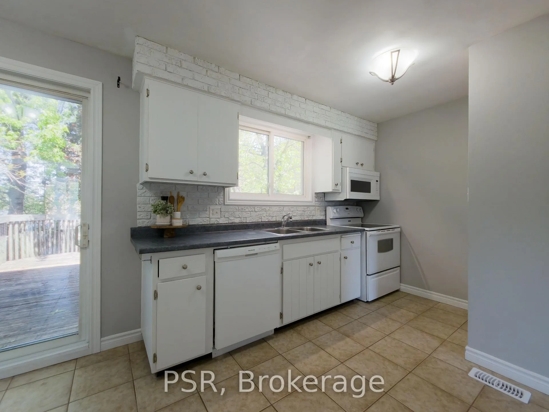 Photo 6 of 11 Elmsdale Drive, Kitchener, Meinzinger — HOMEH