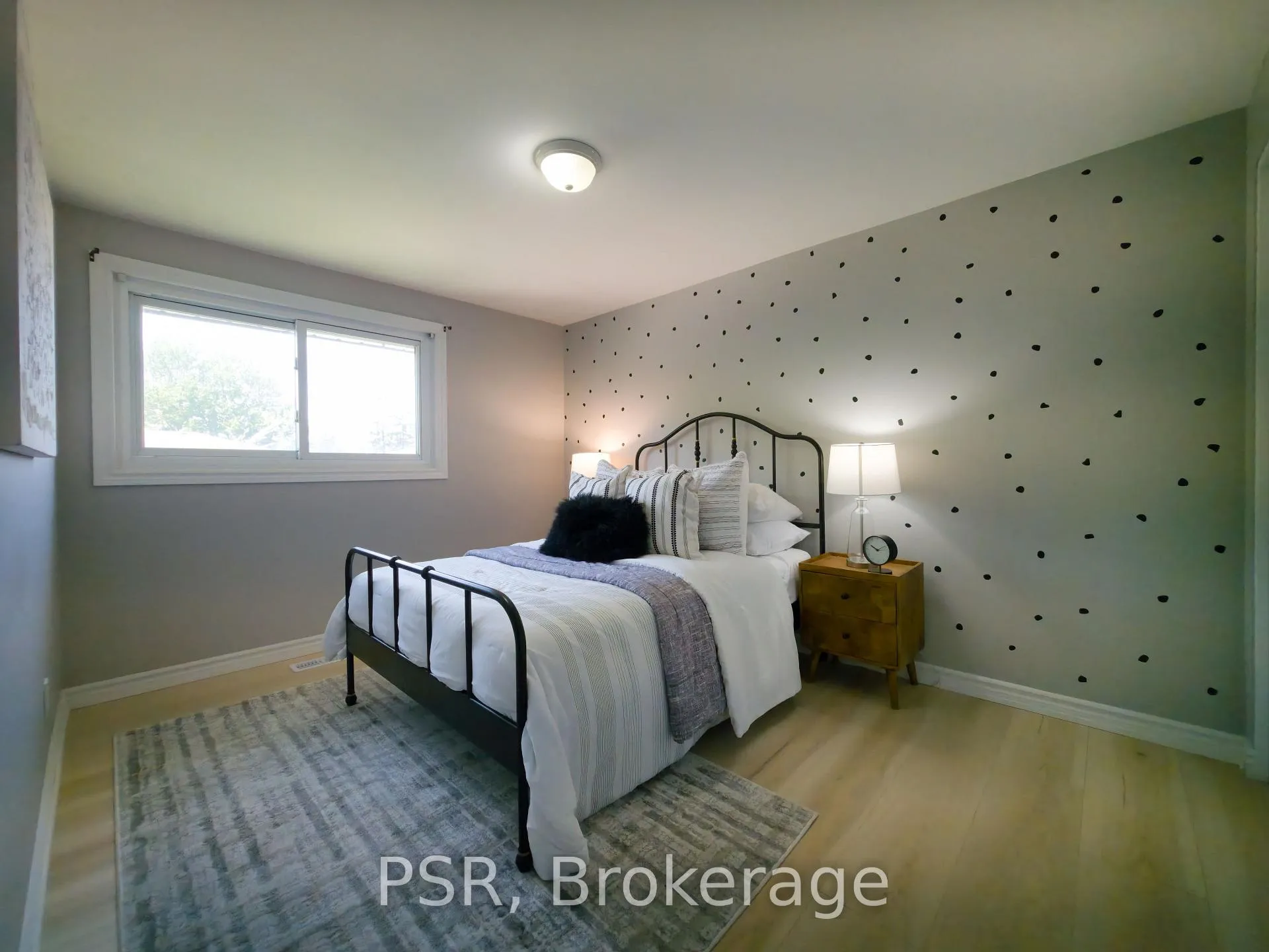 Photo 10 of 11 Elmsdale Drive, Kitchener, Meinzinger — HOMEH