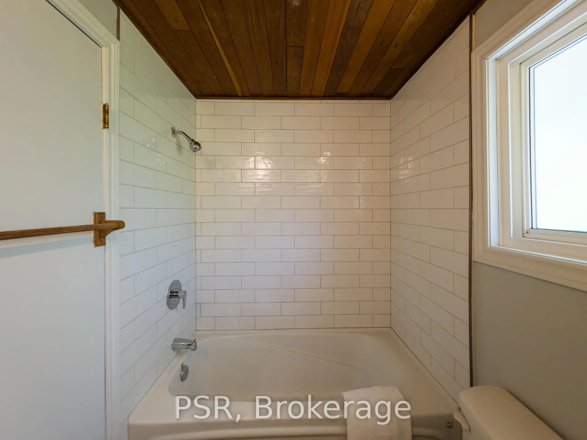Photo 16 of 11 Elmsdale Drive, Kitchener, Meinzinger — HOMEH