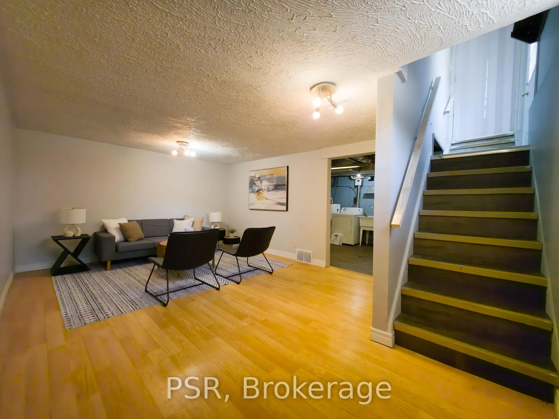 Photo 17 of 11 Elmsdale Drive, Kitchener, Meinzinger — HOMEH
