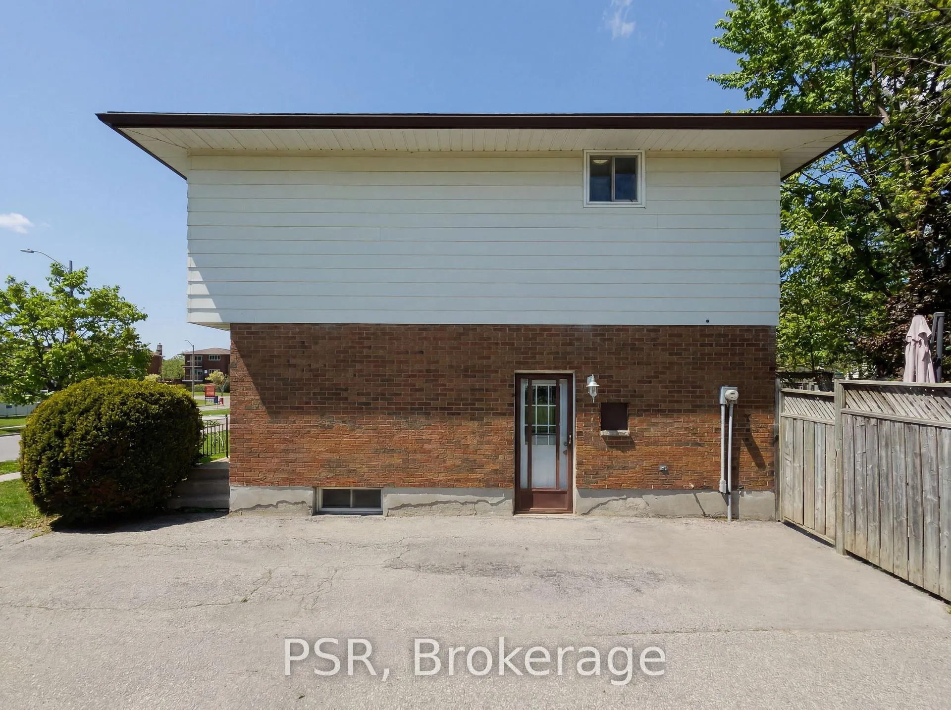 Photo 22 of 11 Elmsdale Drive, Kitchener, Meinzinger — HOMEH
