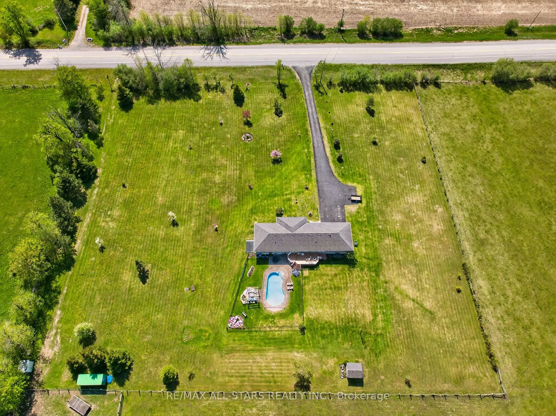 Photo 5 of 352 County RD 46, Kawartha Lakes, Oakwood — HOMEH