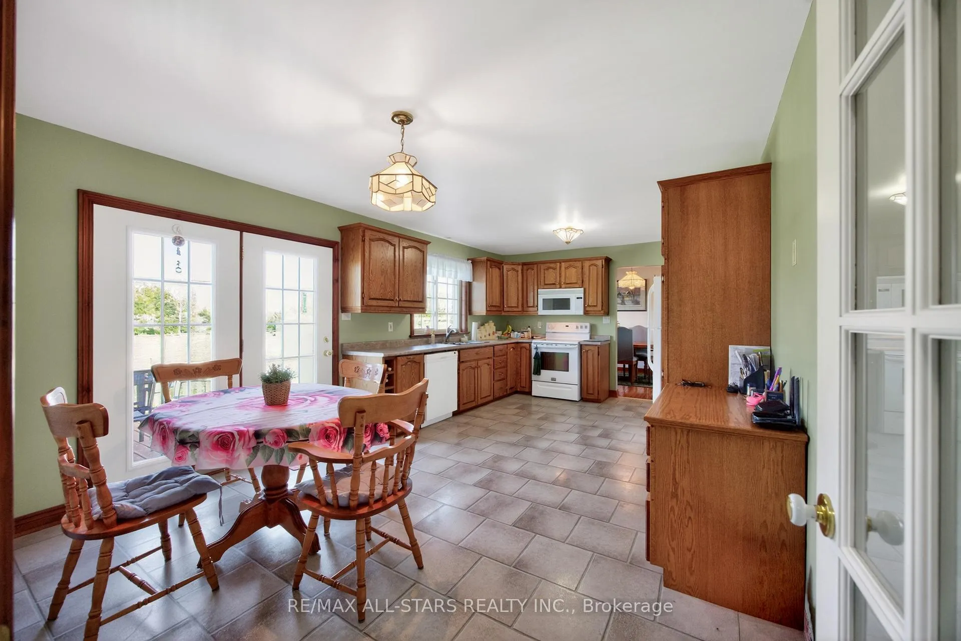Photo 14 of 352 County RD 46, Kawartha Lakes, Oakwood — HOMEH