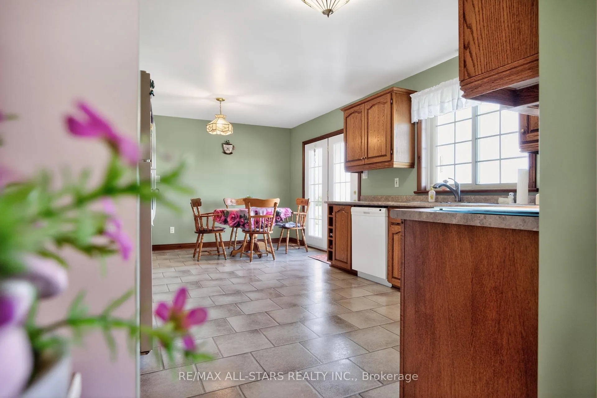 Photo 16 of 352 County RD 46, Kawartha Lakes, Oakwood — HOMEH