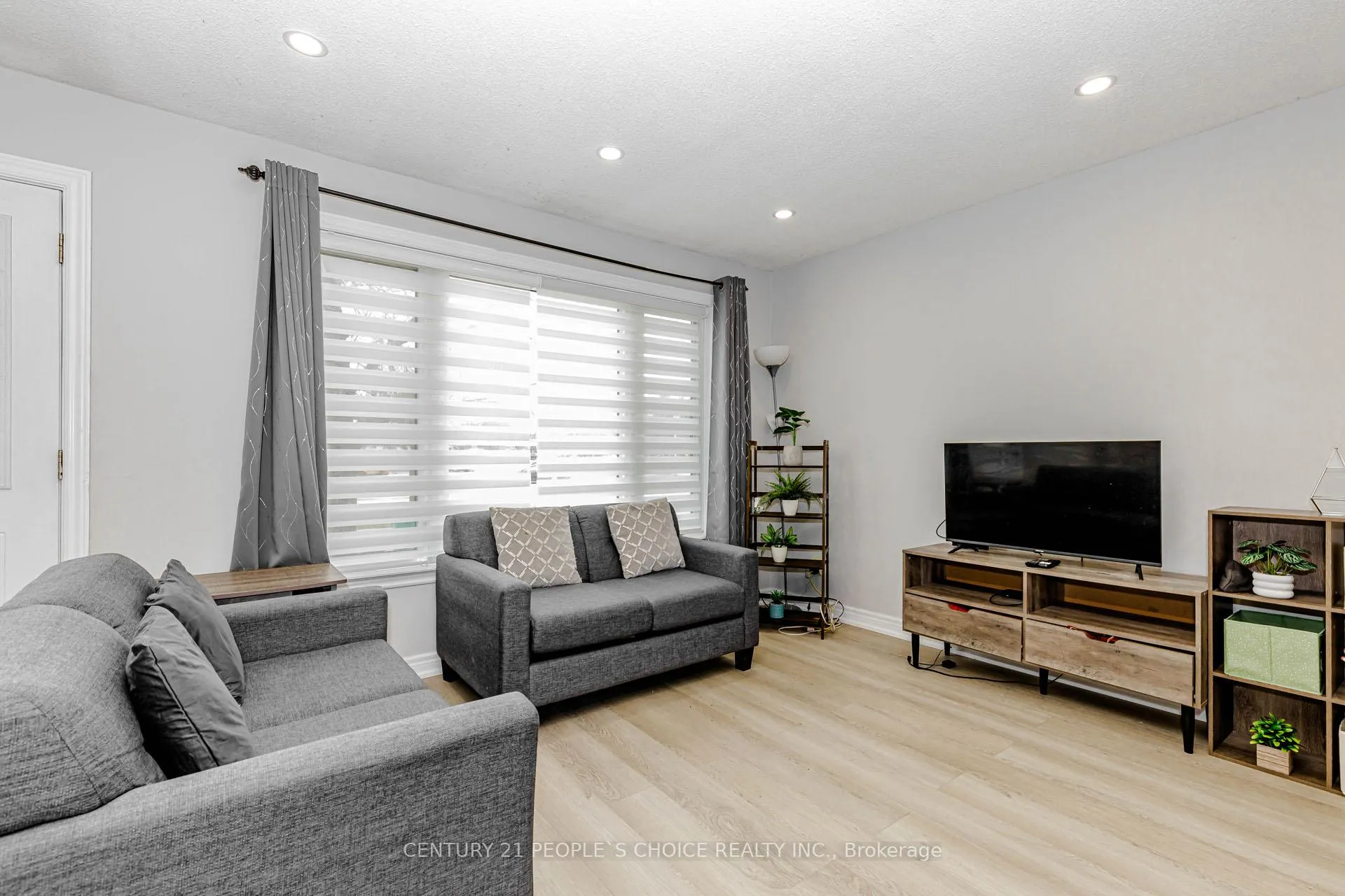Photo 6 of 570B Glen Forrest Boulevard, Waterloo — HOMEH