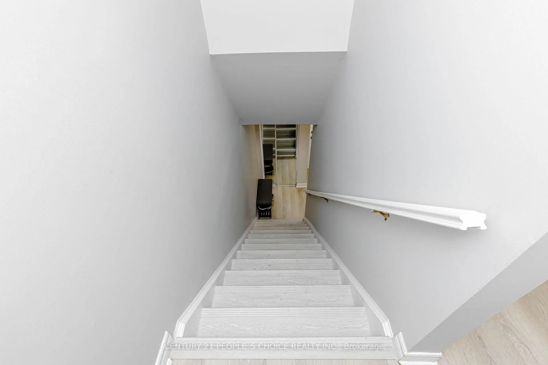 Photo 21 of 570B Glen Forrest Boulevard, Waterloo — HOMEH