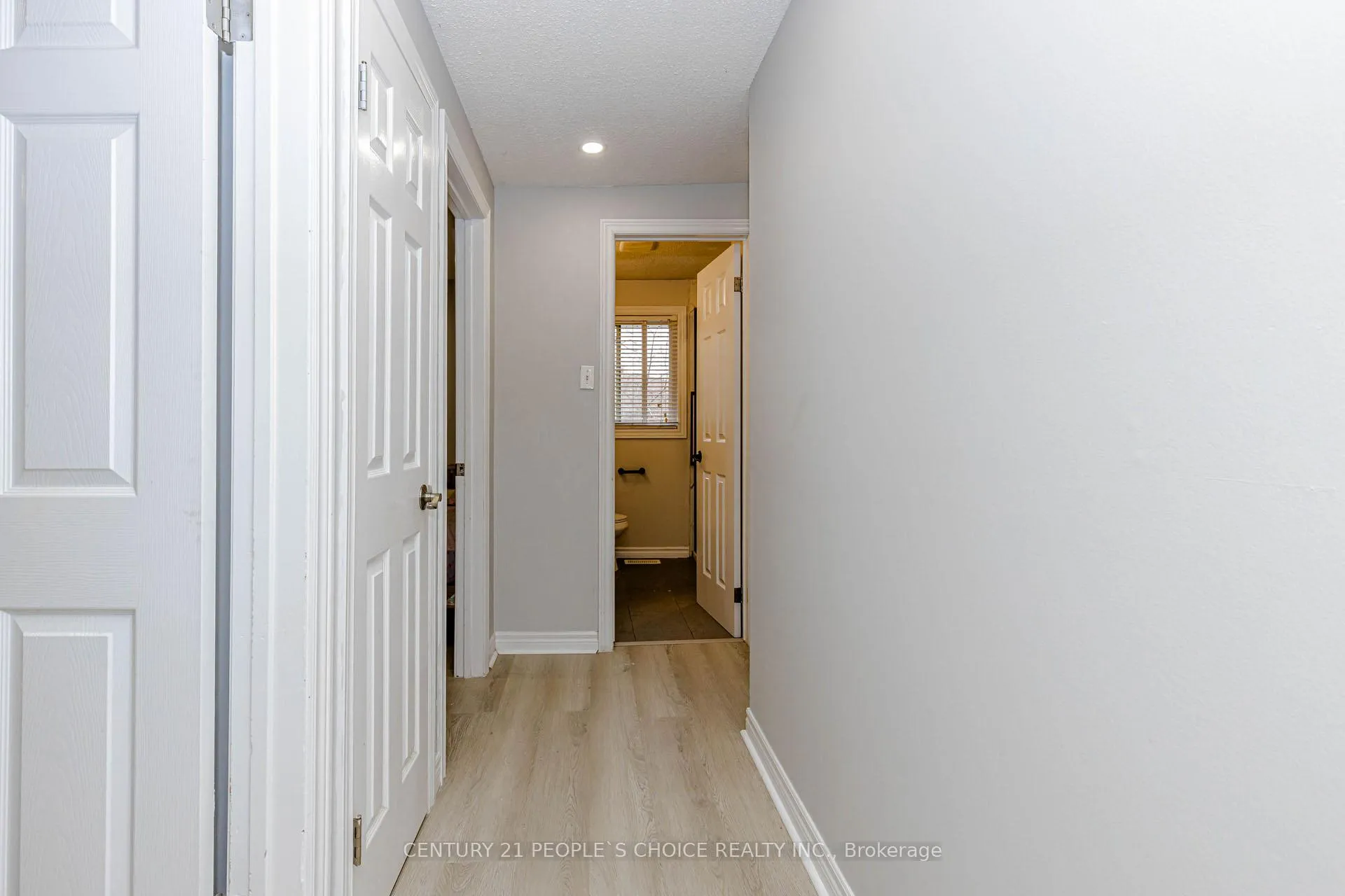 Photo 25 of 570B Glen Forrest Boulevard, Waterloo — HOMEH