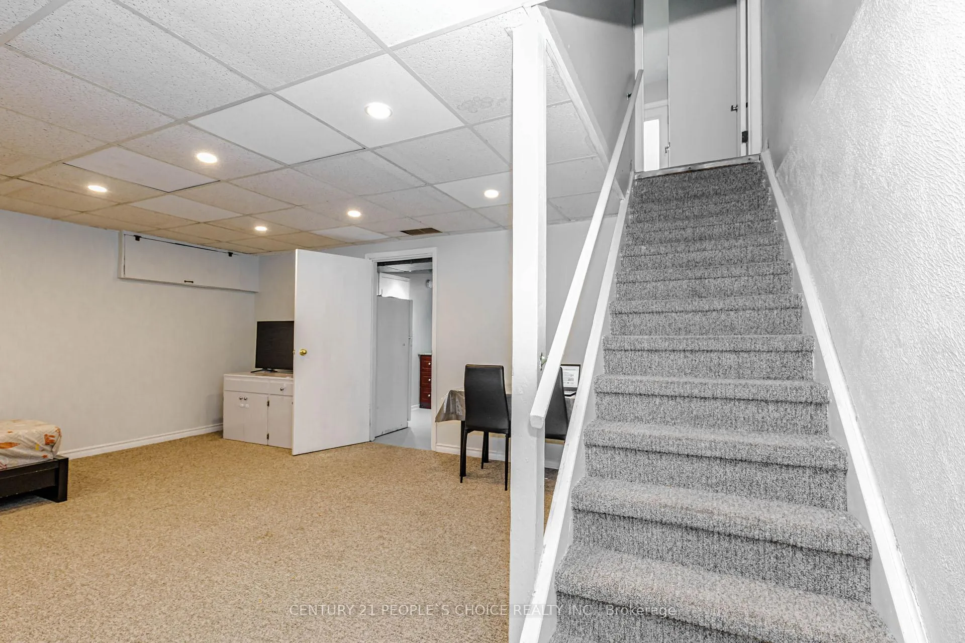 Photo 35 of 570B Glen Forrest Boulevard, Waterloo — HOMEH