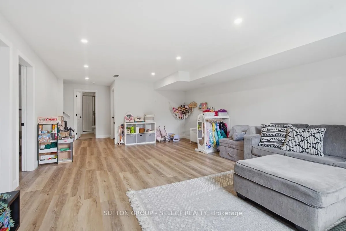 Photo 30 of Unit 49, 159 Collins Way, Strathroy-Caradoc, SE — HOMEH