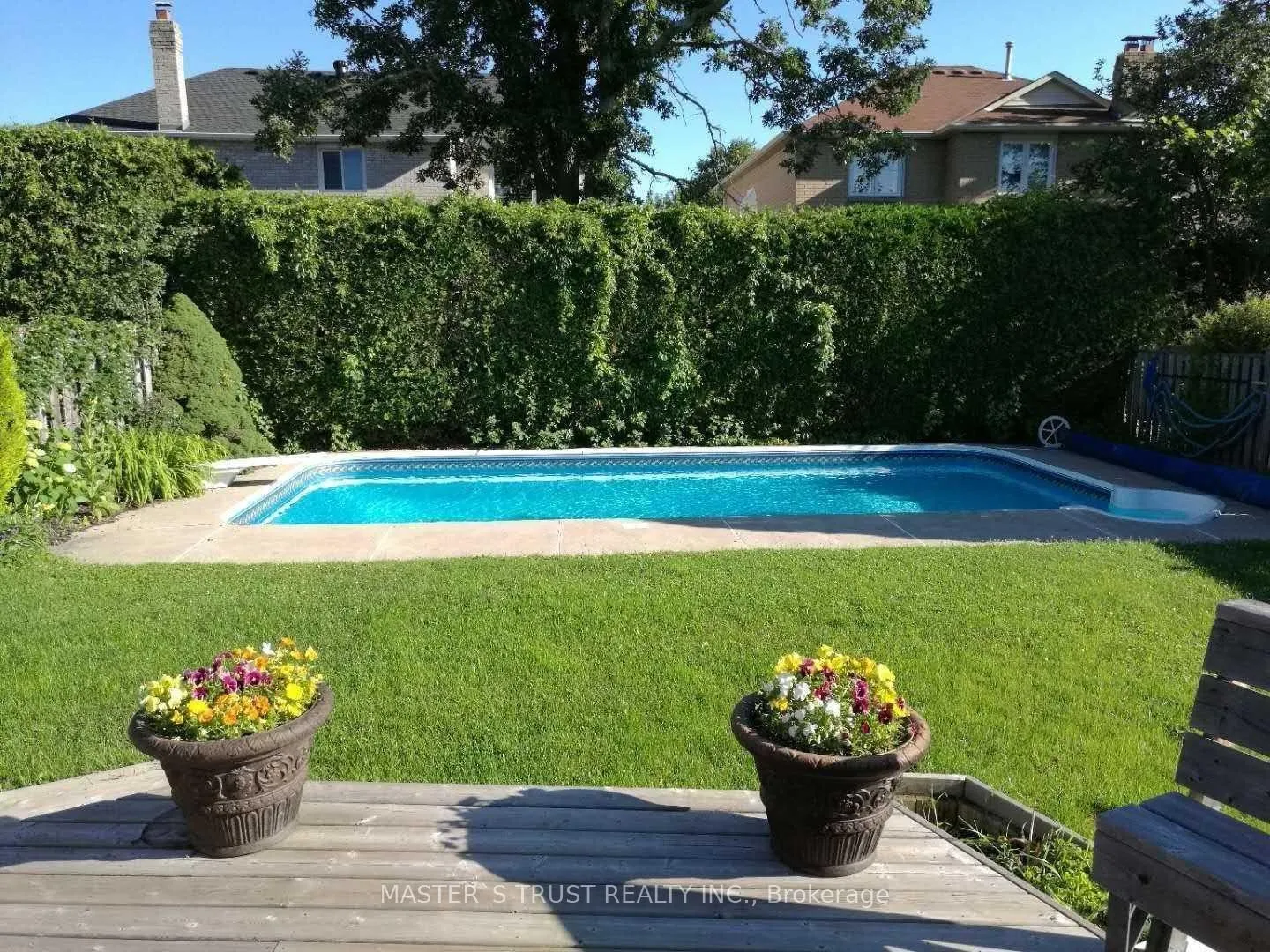Photo 2 of 112 Krieghoff Avenue, Markham, Unionville — HOMEH