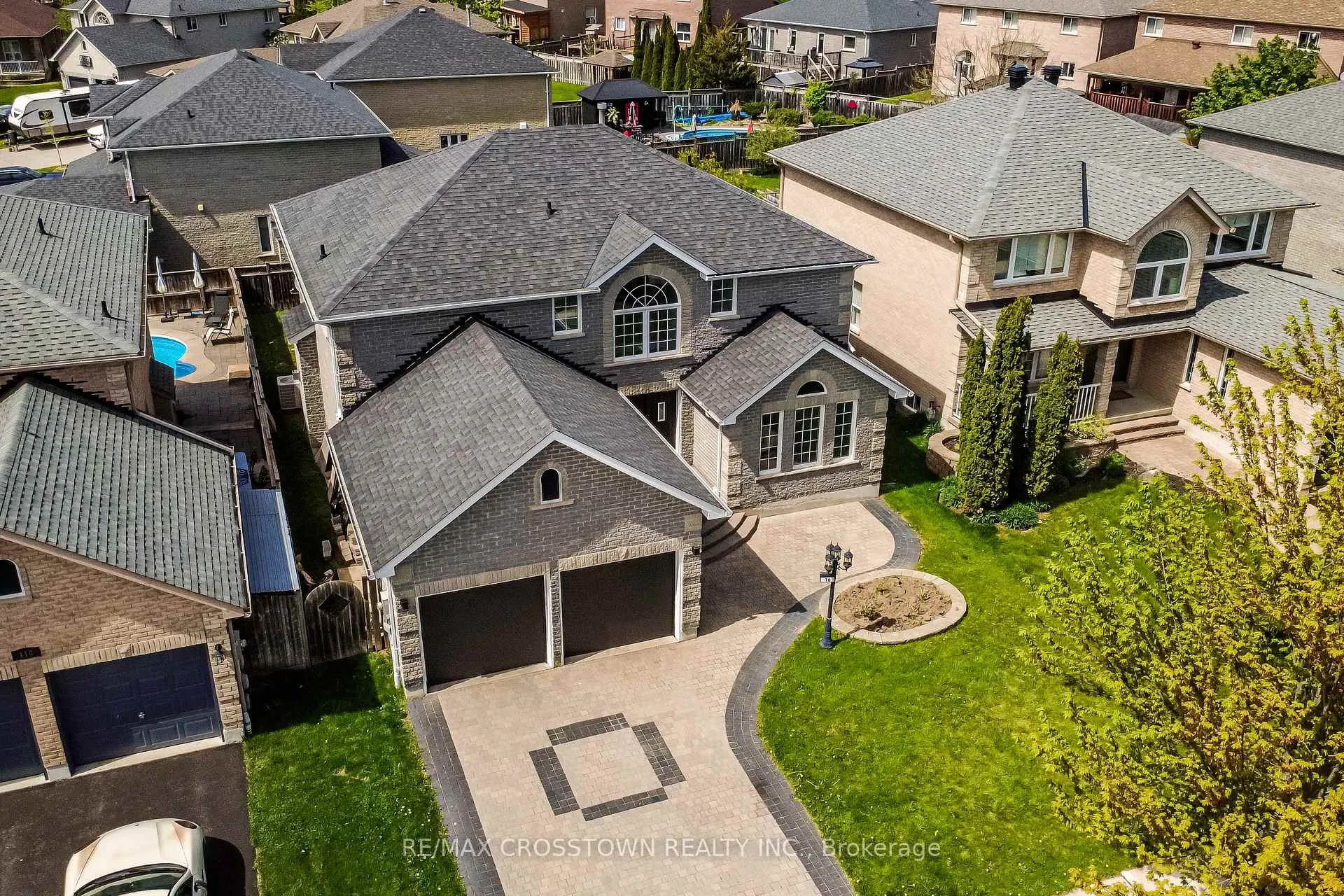 Photo 2 of 116 Esther Drive, Barrie, Painswick South — HOMEH