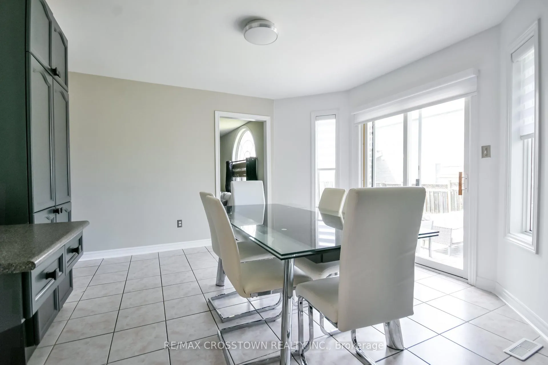 Photo 8 of 116 Esther Drive, Barrie, Painswick South — HOMEH