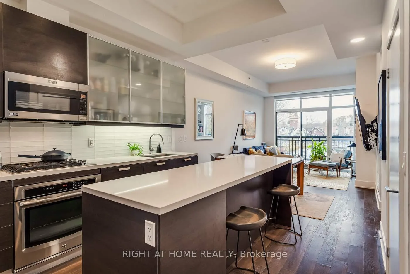 Photo 7 of Unit 409, 66 Kippendavie Avenue, Toronto, The Beaches — HOMEH