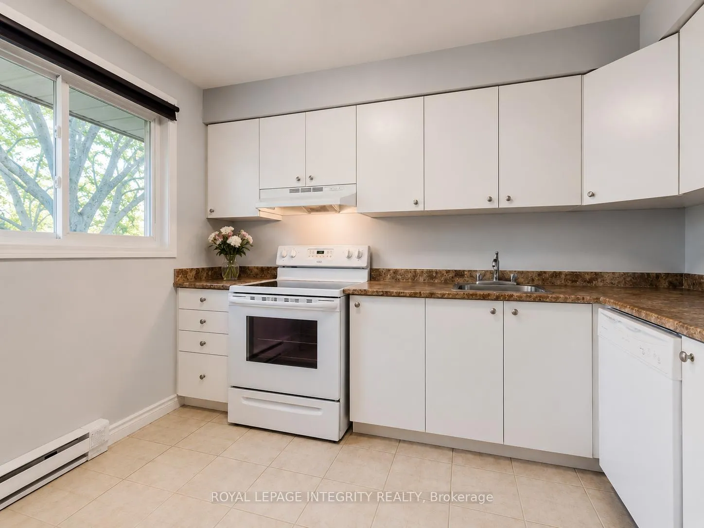 Photo 6 of Unit B, 46 Forester Crescent, Ottawa, Westcliffe Estates — HOMEH