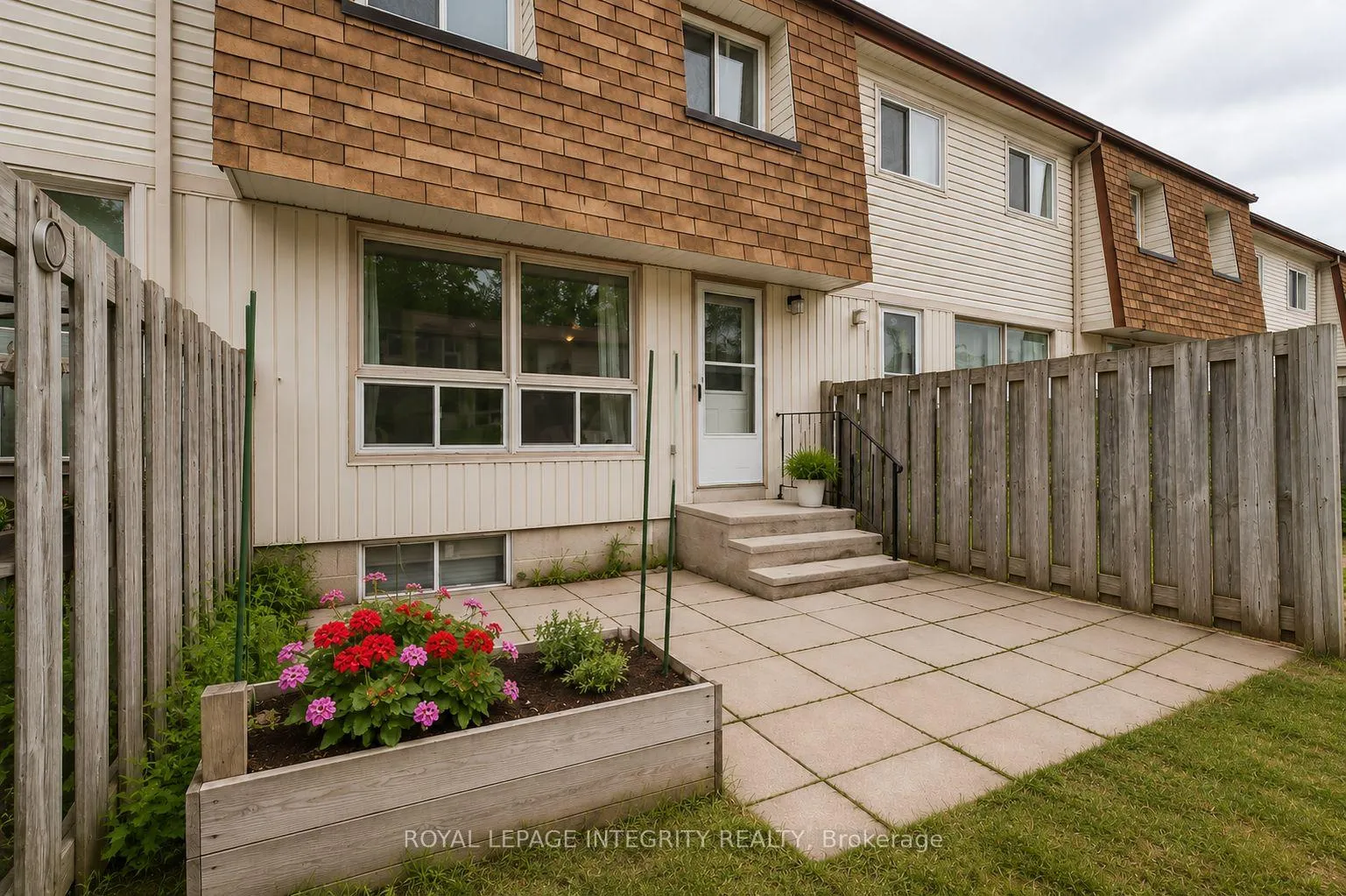 Photo 10 of Unit B, 46 Forester Crescent, Ottawa, Westcliffe Estates — HOMEH