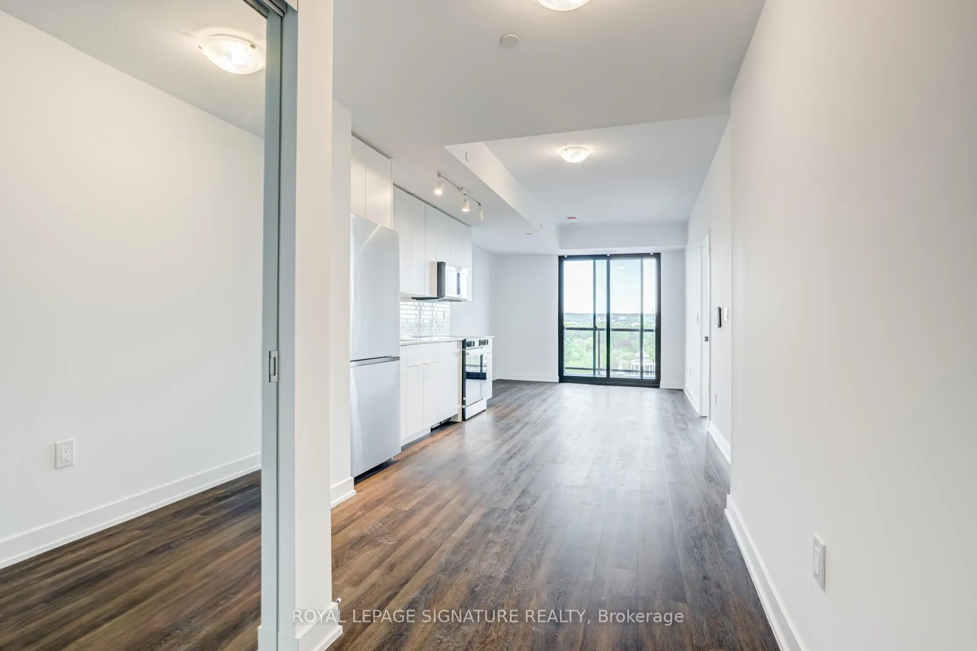 Photo 8 of Unit 811, 2075 Lakeshore Road, Burlington, Brant — HOMEH