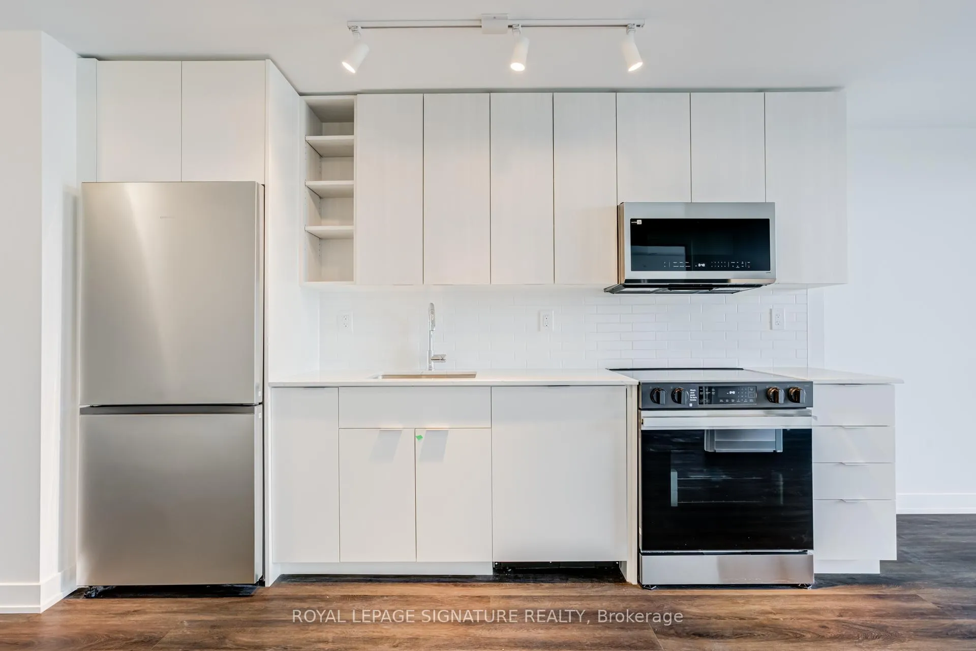 Photo 10 of Unit 811, 2075 Lakeshore Road, Burlington, Brant — HOMEH