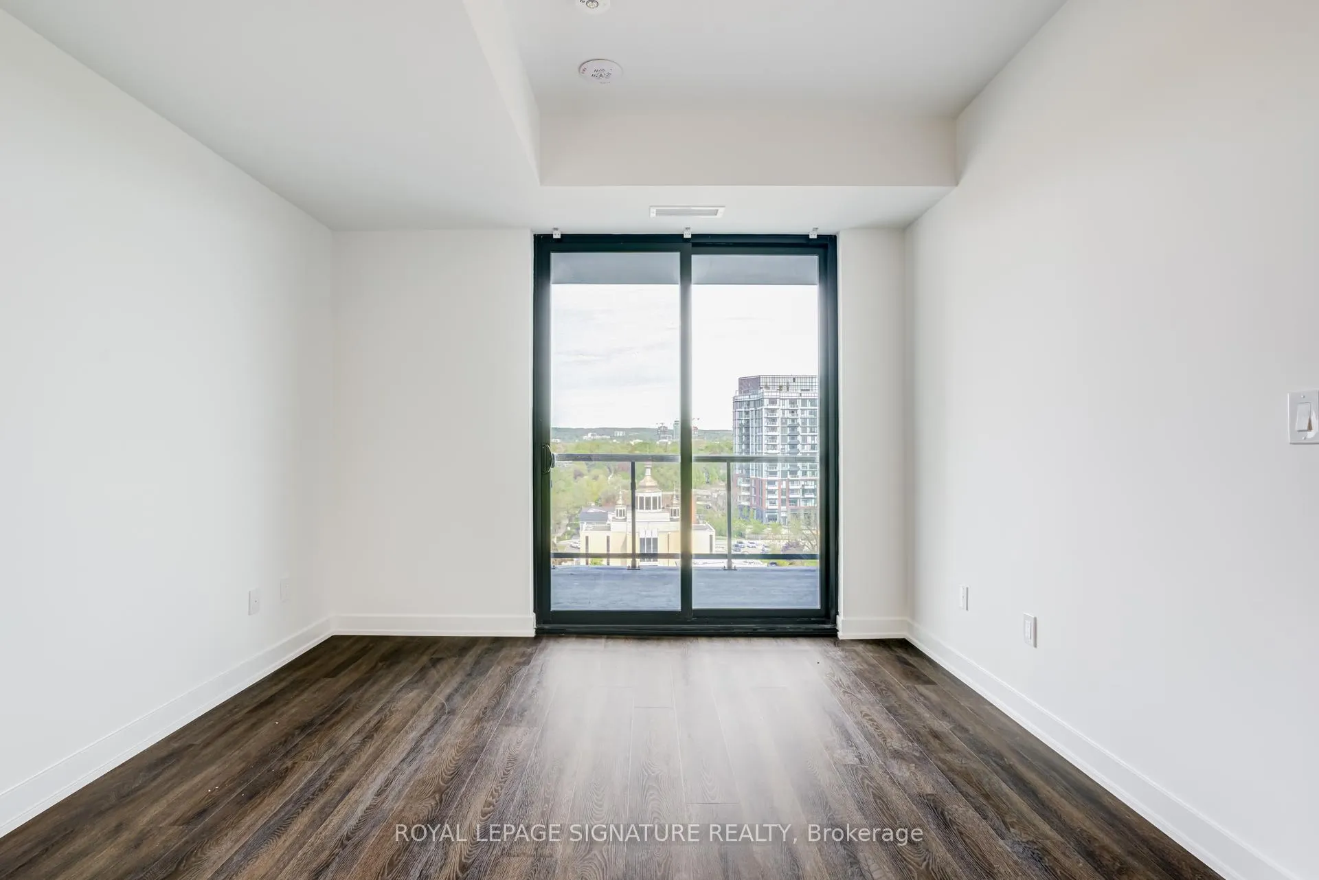 Photo 12 of Unit 811, 2075 Lakeshore Road, Burlington, Brant — HOMEH