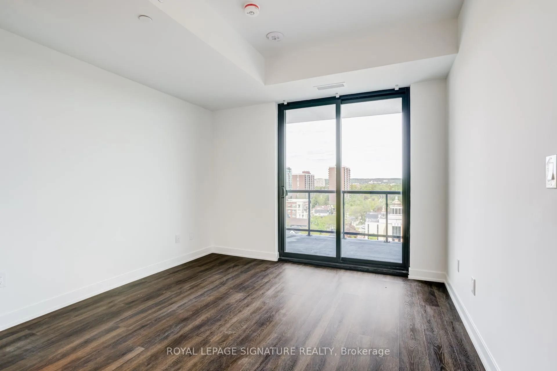 Photo 13 of Unit 811, 2075 Lakeshore Road, Burlington, Brant — HOMEH