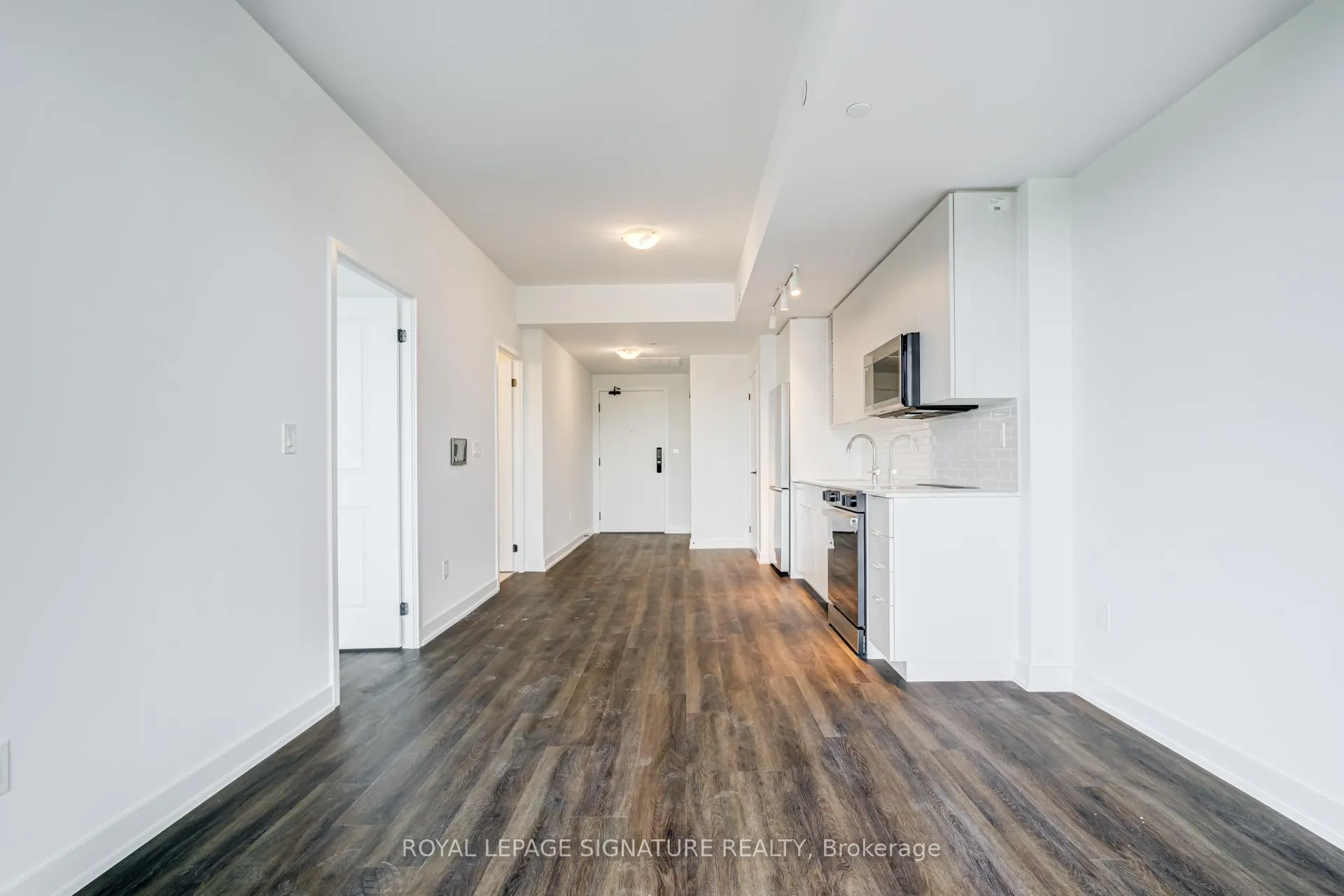Photo 14 of Unit 811, 2075 Lakeshore Road, Burlington, Brant — HOMEH