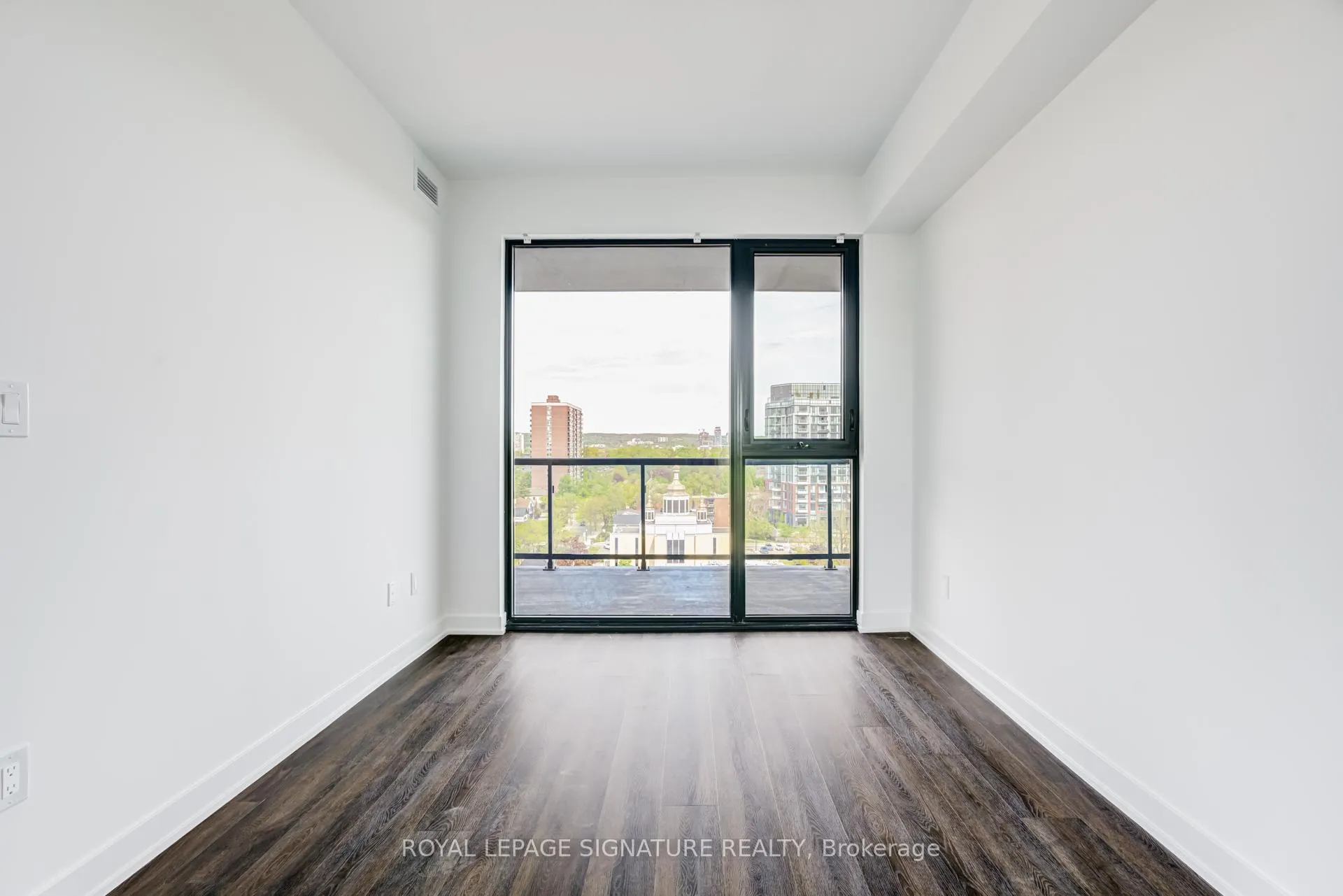 Photo 16 of Unit 811, 2075 Lakeshore Road, Burlington, Brant — HOMEH