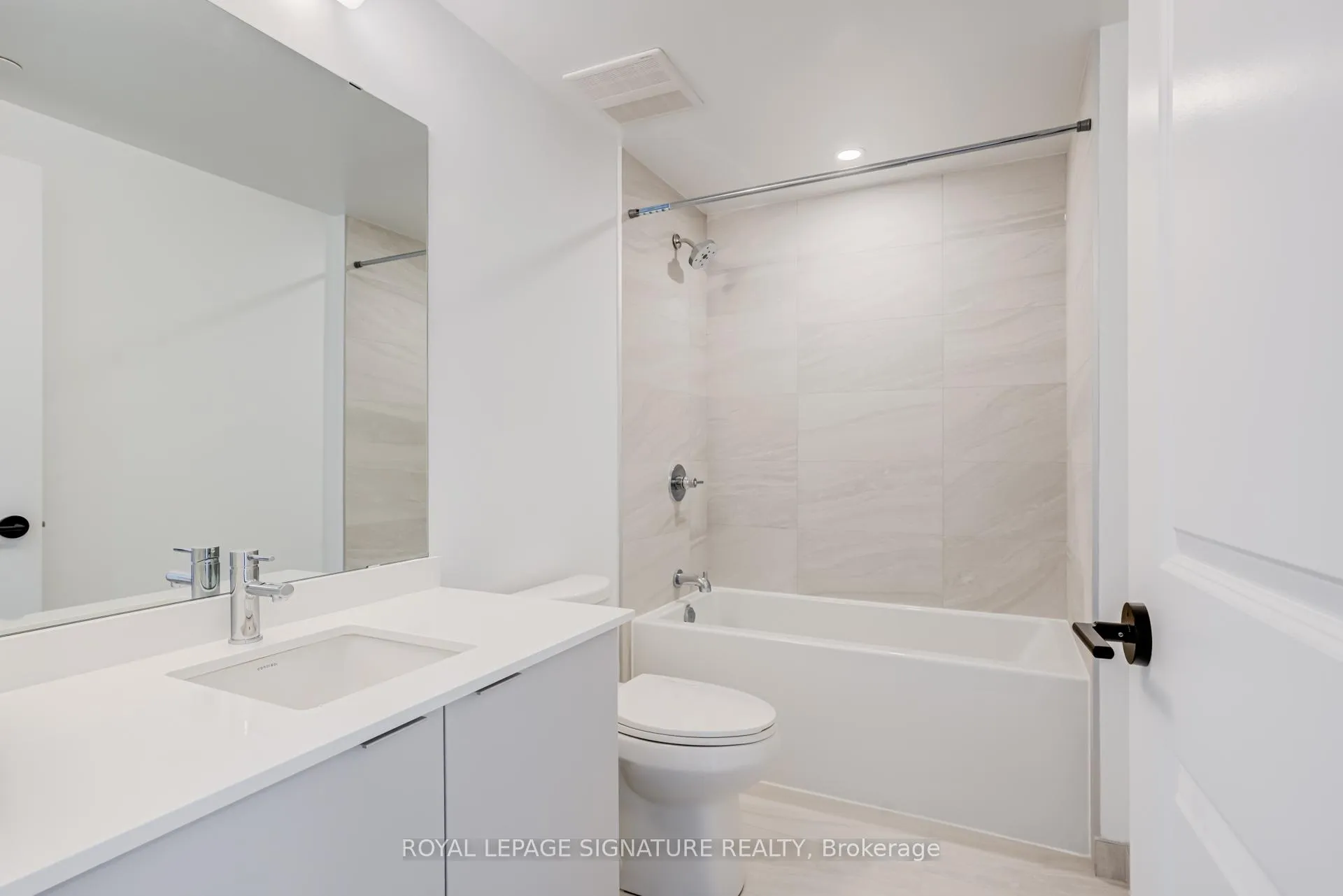 Photo 19 of Unit 811, 2075 Lakeshore Road, Burlington, Brant — HOMEH