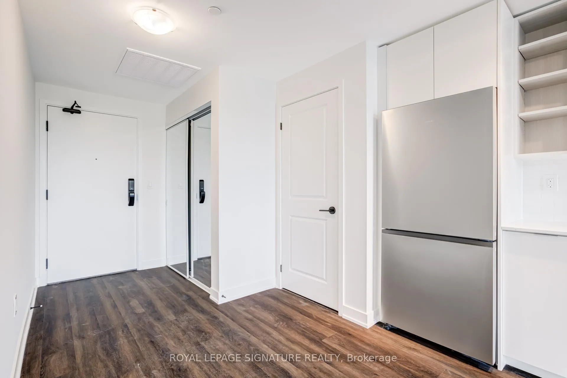 Photo 21 of Unit 811, 2075 Lakeshore Road, Burlington, Brant — HOMEH