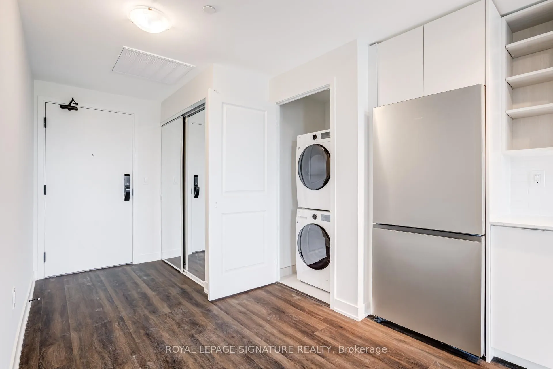Photo 22 of Unit 811, 2075 Lakeshore Road, Burlington, Brant — HOMEH