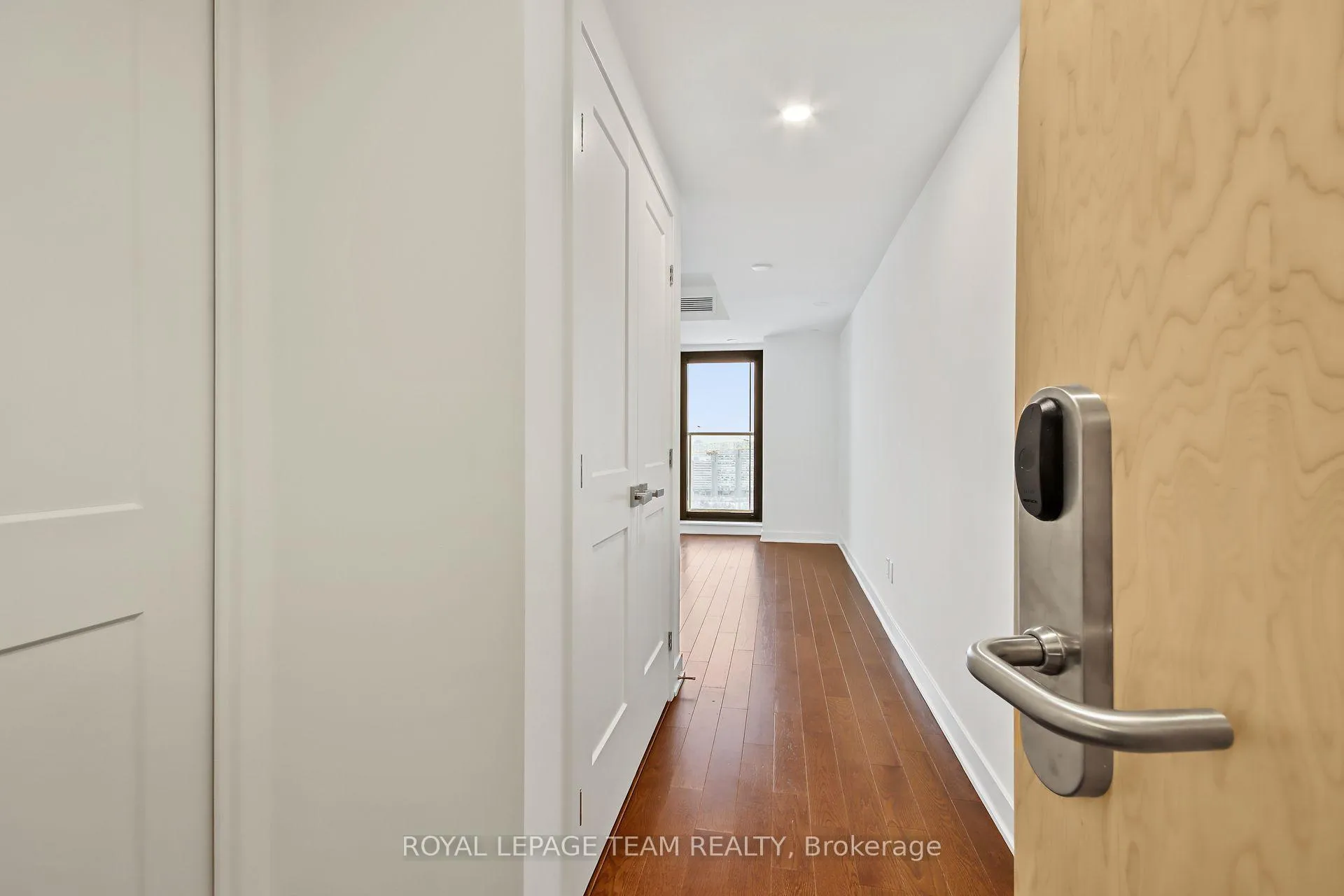 Photo 4 of Unit 2402, 340 Queen Street, Ottawa, Ottawa Centre — HOMEH