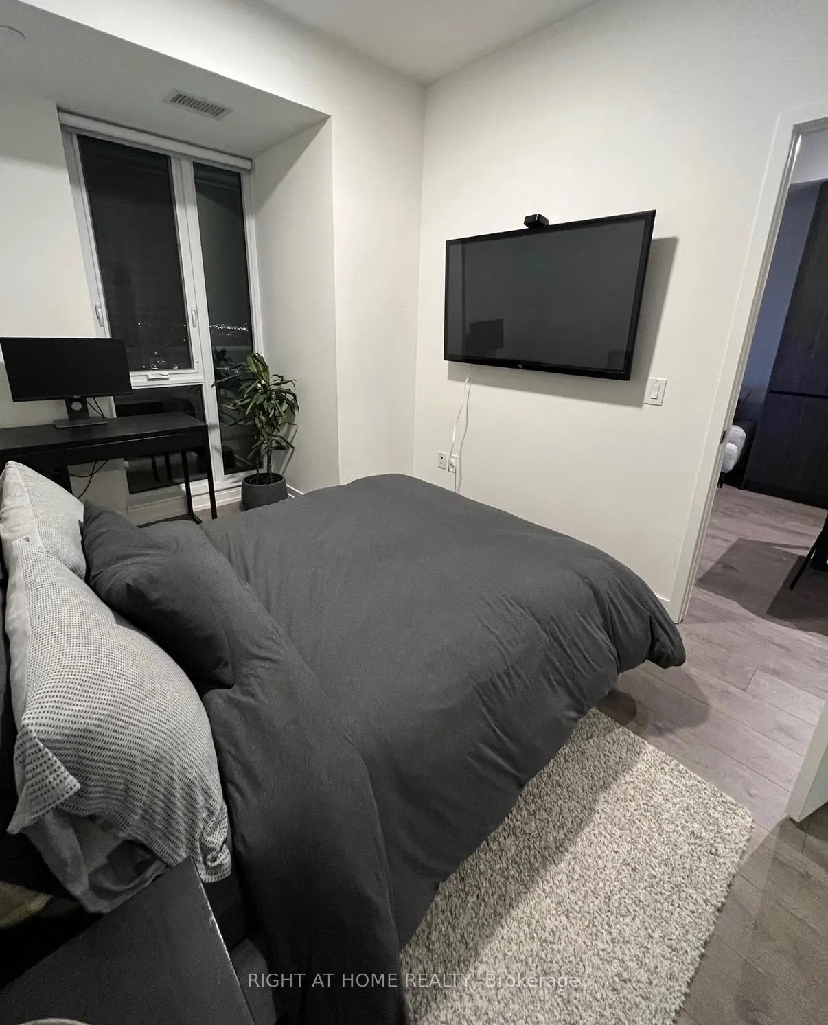 Photo 6 of Unit 1701, 225 Sumach Street, Toronto, Regent Park — HOMEH