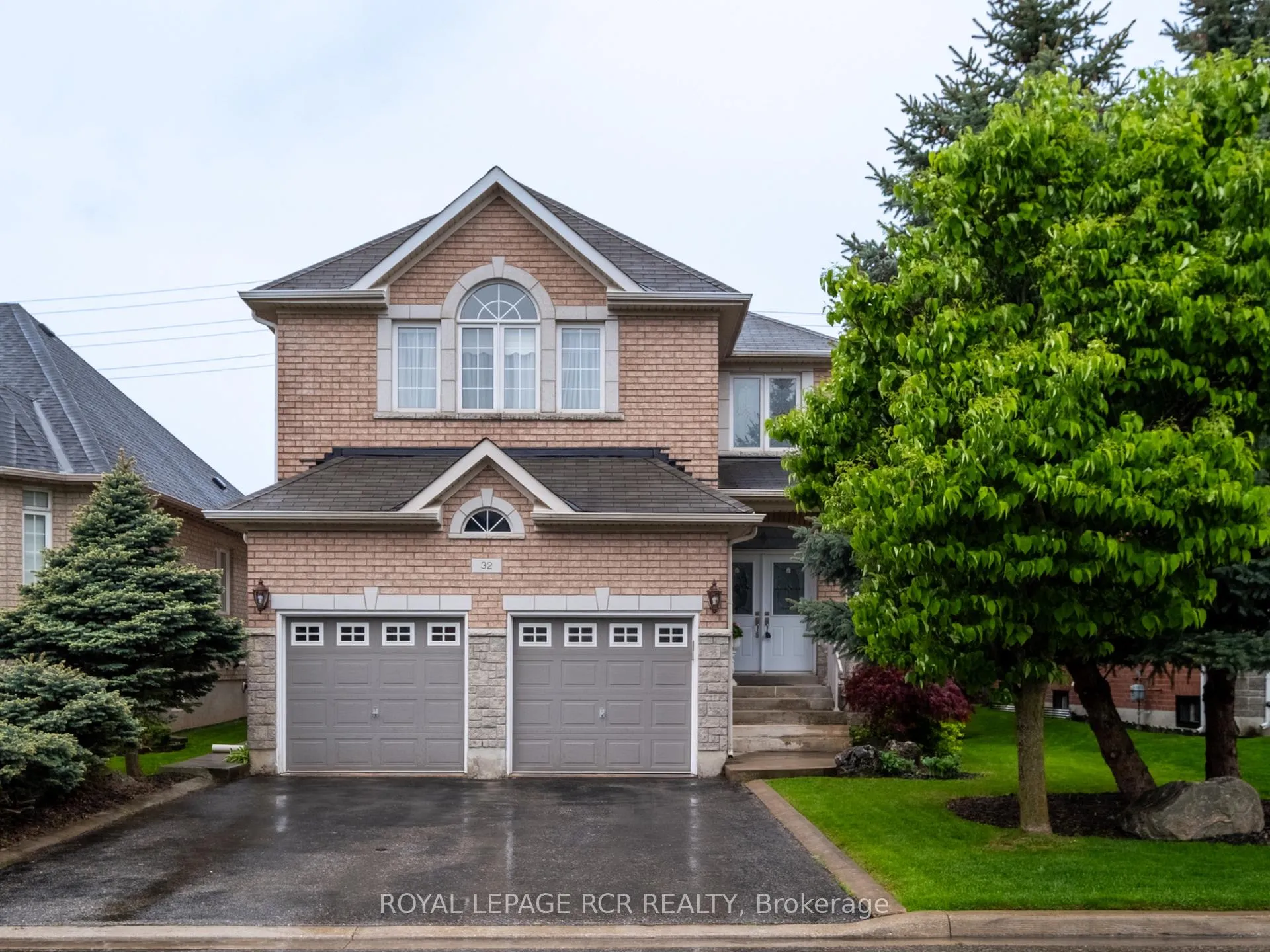 Photo 1 of 32 Dokkum Crescent, Brampton, Snelgrove — HOMEH