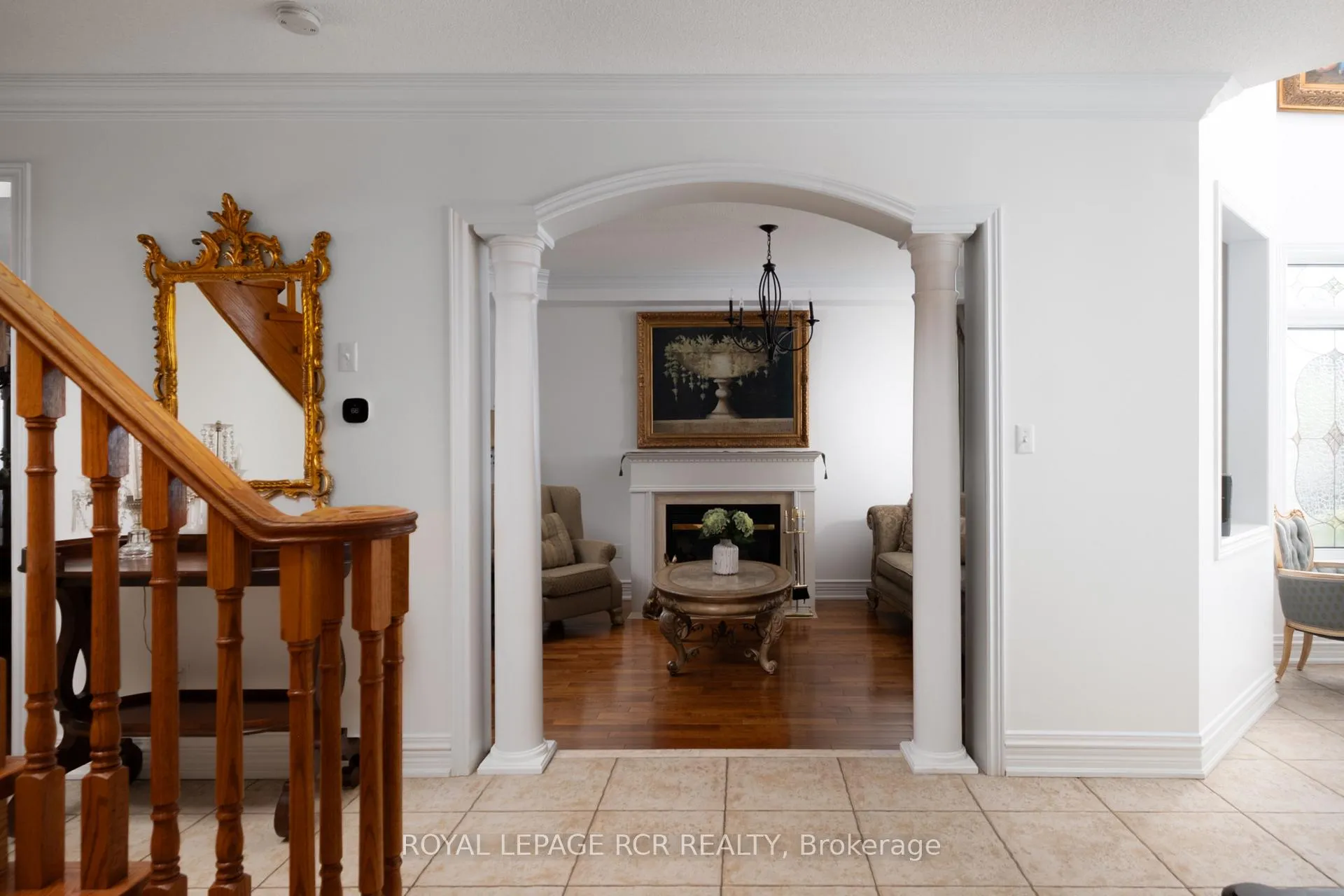 Photo 2 of 32 Dokkum Crescent, Brampton, Snelgrove — HOMEH