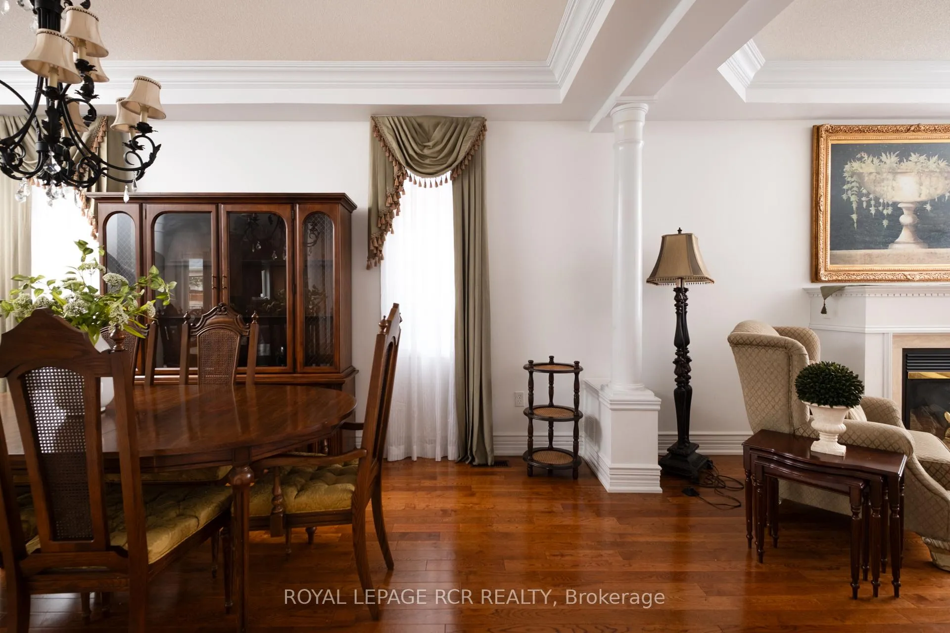 Photo 6 of 32 Dokkum Crescent, Brampton, Snelgrove — HOMEH