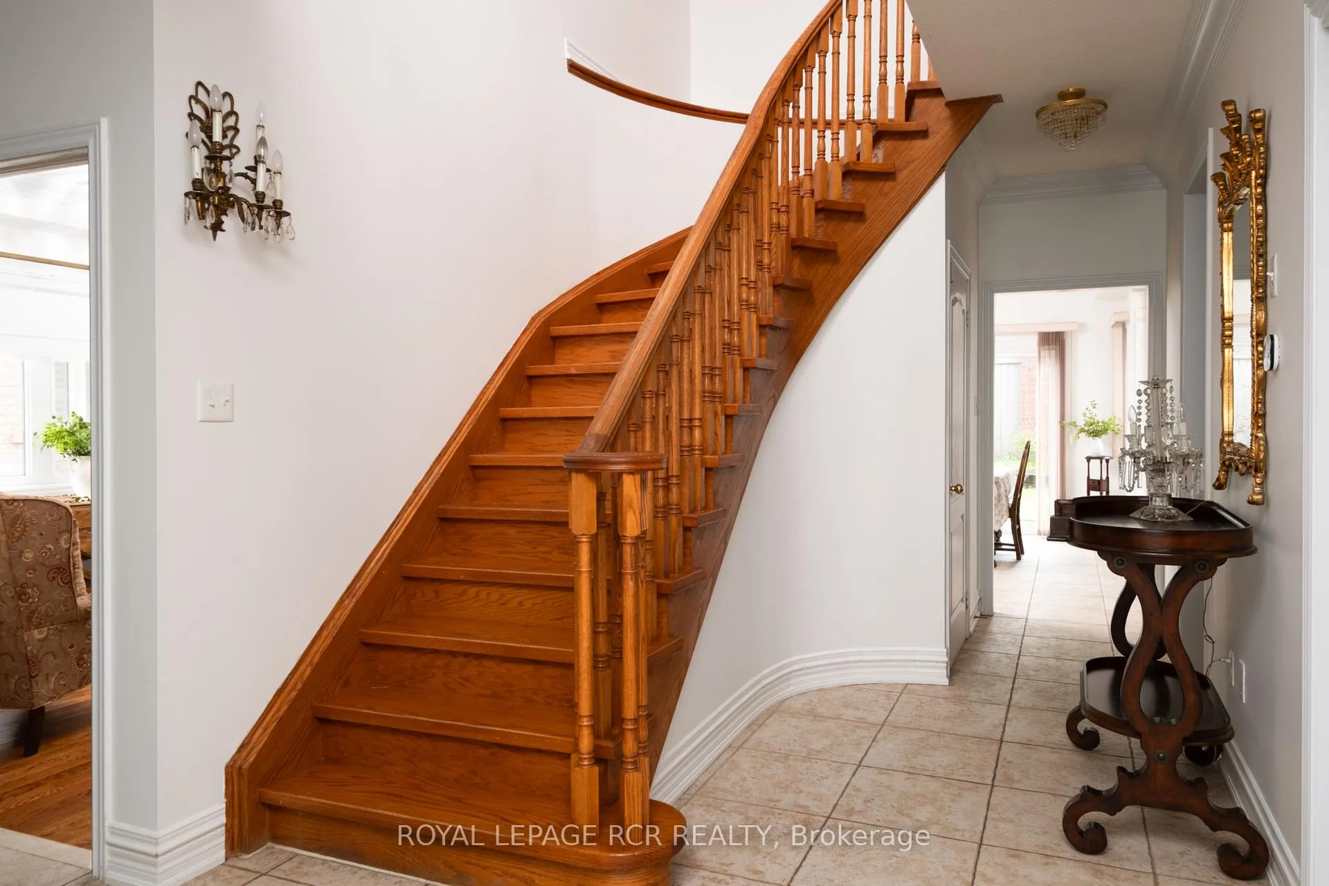 Photo 18 of 32 Dokkum Crescent, Brampton, Snelgrove — HOMEH