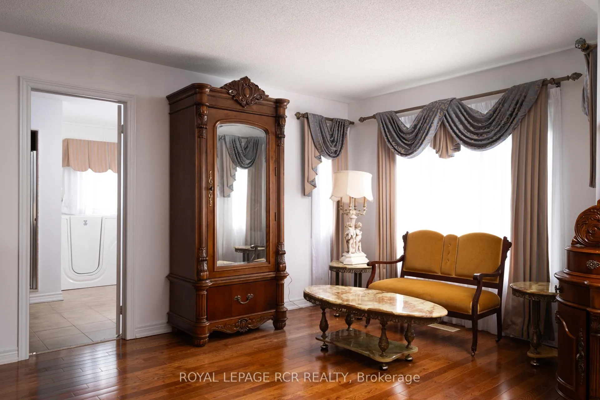 Photo 22 of 32 Dokkum Crescent, Brampton, Snelgrove — HOMEH