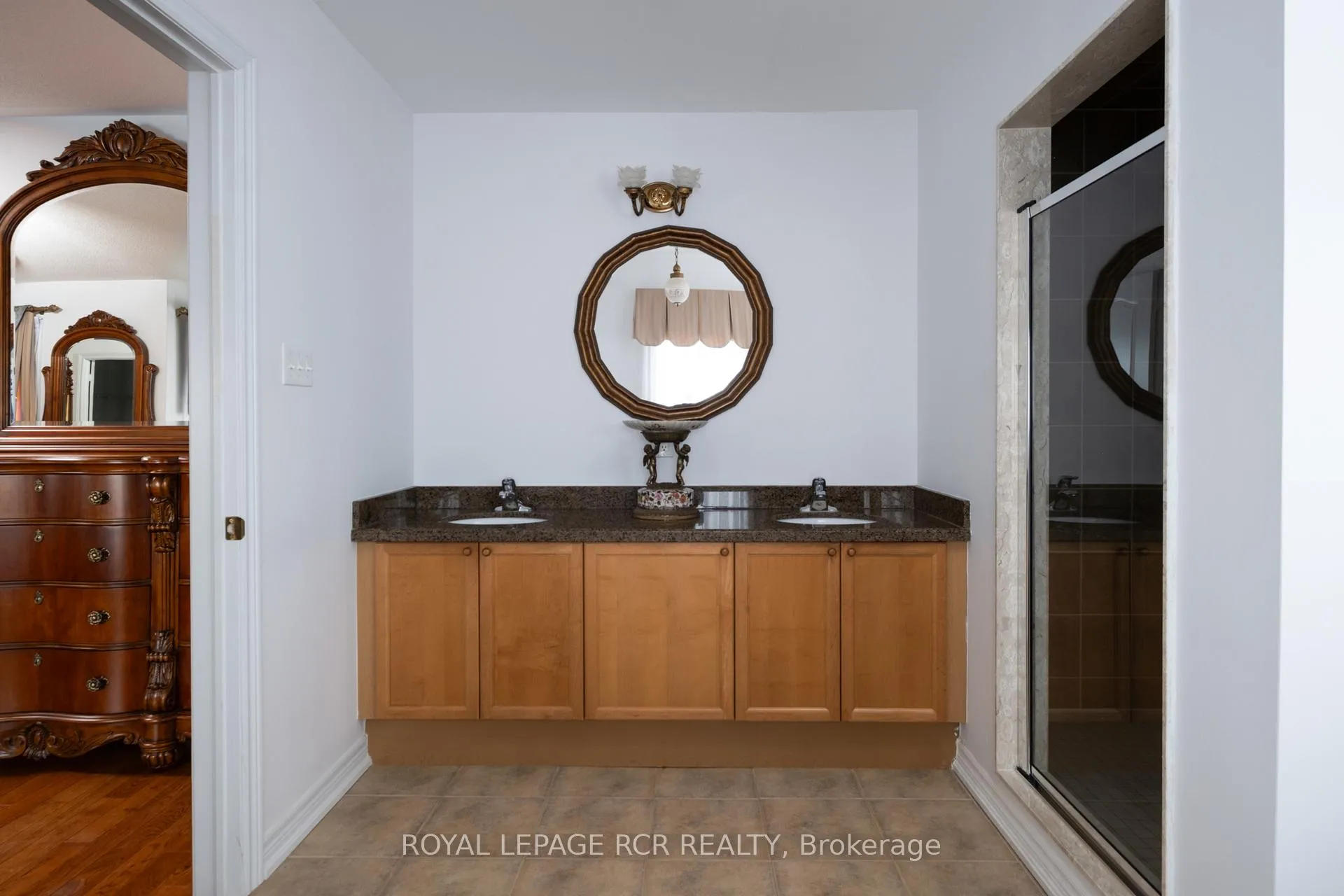 Photo 26 of 32 Dokkum Crescent, Brampton, Snelgrove — HOMEH