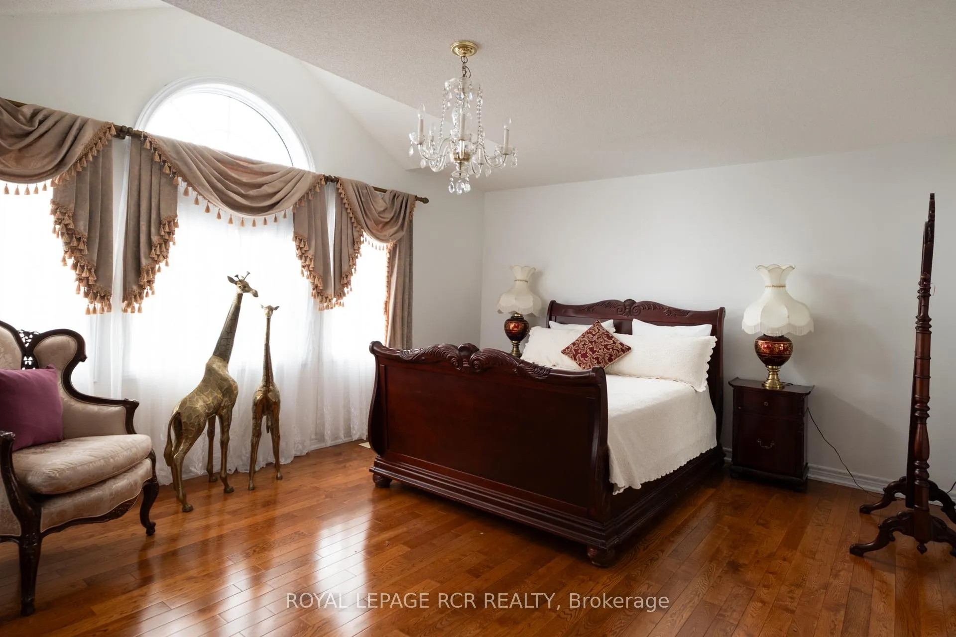 Photo 27 of 32 Dokkum Crescent, Brampton, Snelgrove — HOMEH