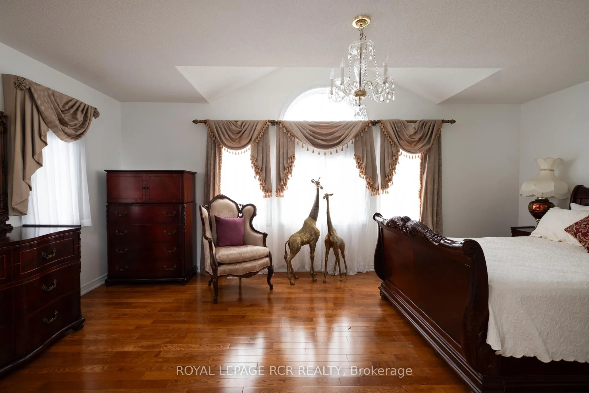 Photo 28 of 32 Dokkum Crescent, Brampton, Snelgrove — HOMEH