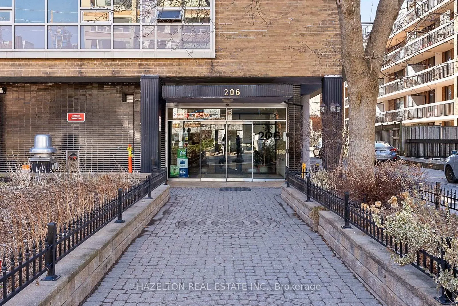 Front of Unit 507, 206 St George Street