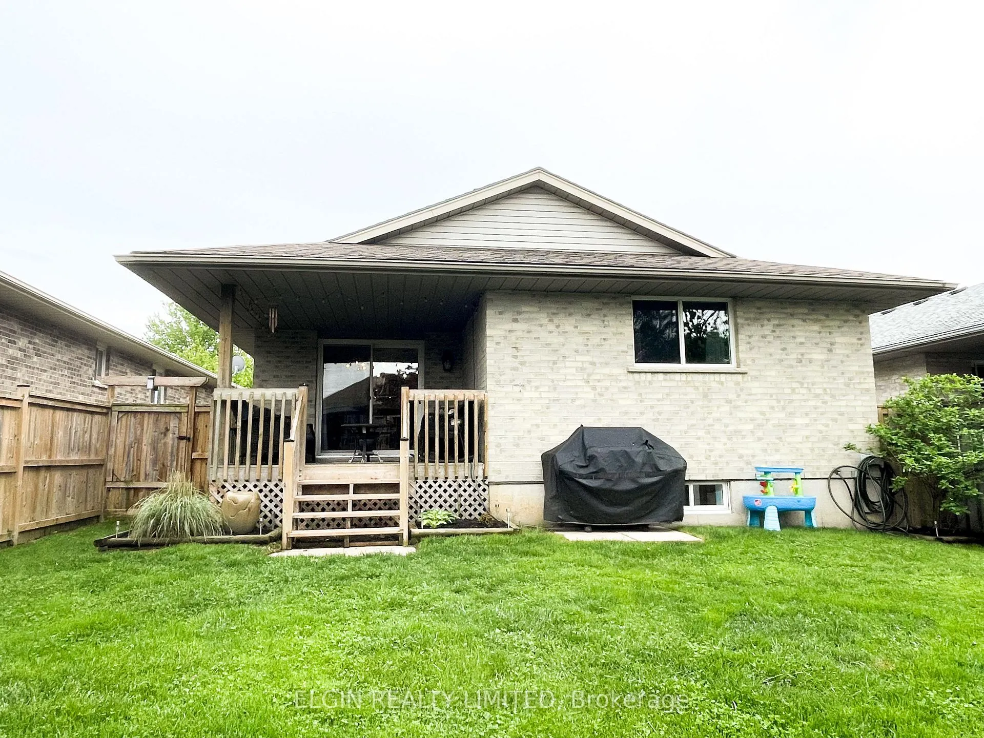 Photo 2 of 629 HIghview Drive, St. Thomas — HOMEH