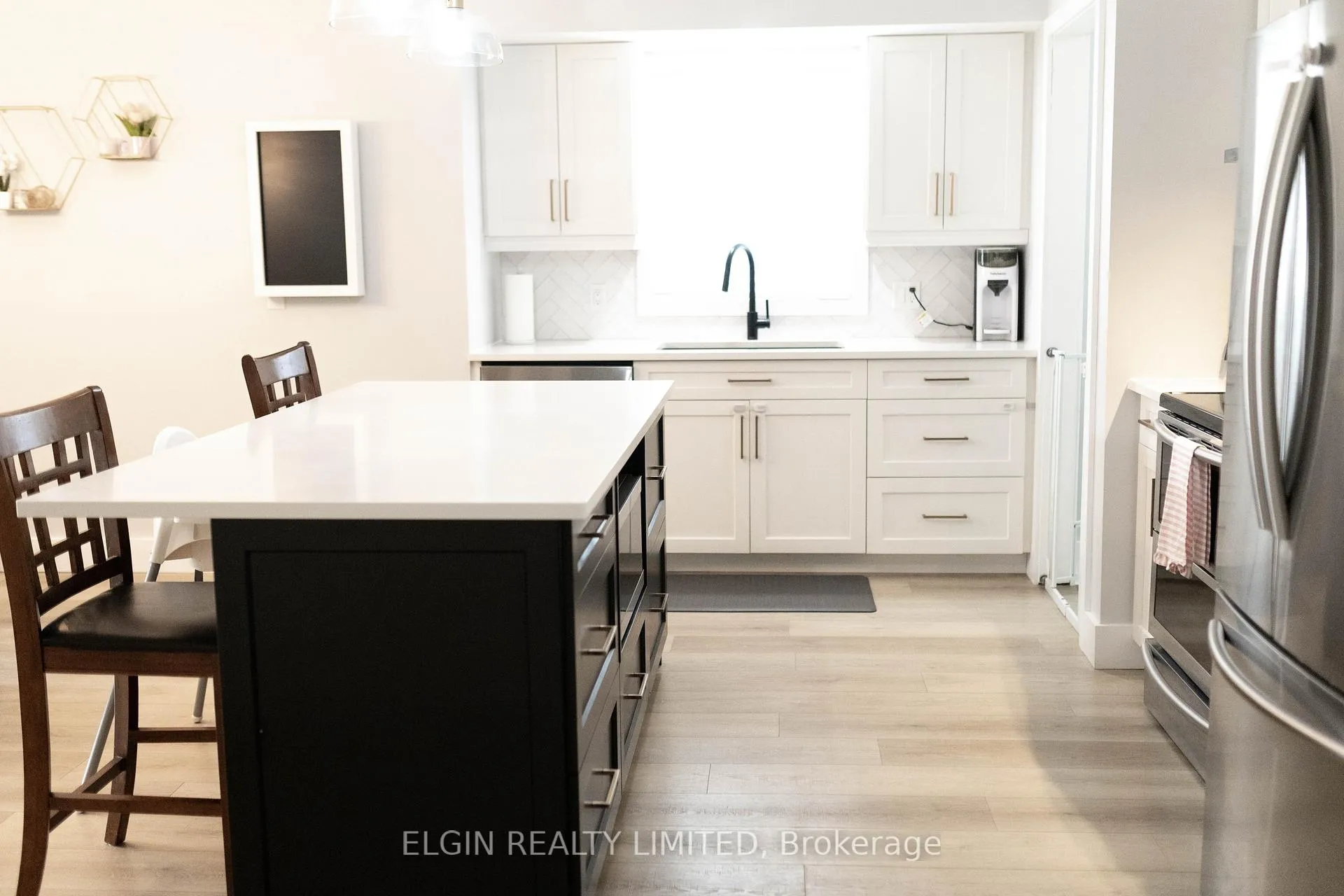 Photo 6 of 629 HIghview Drive, St. Thomas — HOMEH