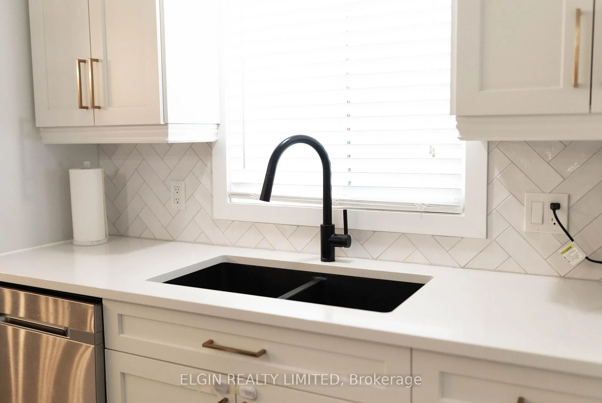 Photo 8 of 629 HIghview Drive, St. Thomas — HOMEH